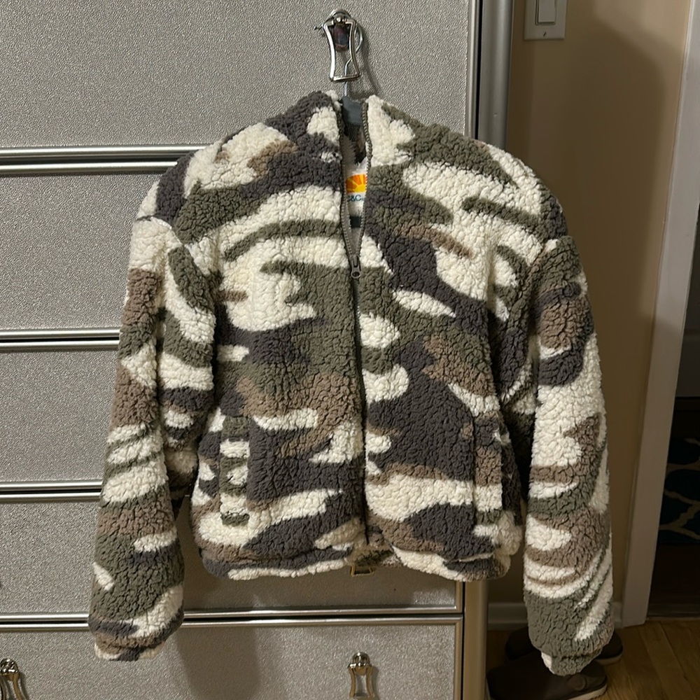 Zip Up Camo Sherpa w/ hood